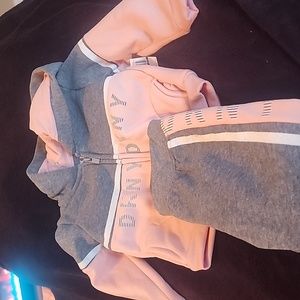 Toddler girls 3t jogging suit Dkny Color grey and pink brand new